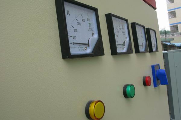 海伦配电柜-3683讲讲配电柜注意事项